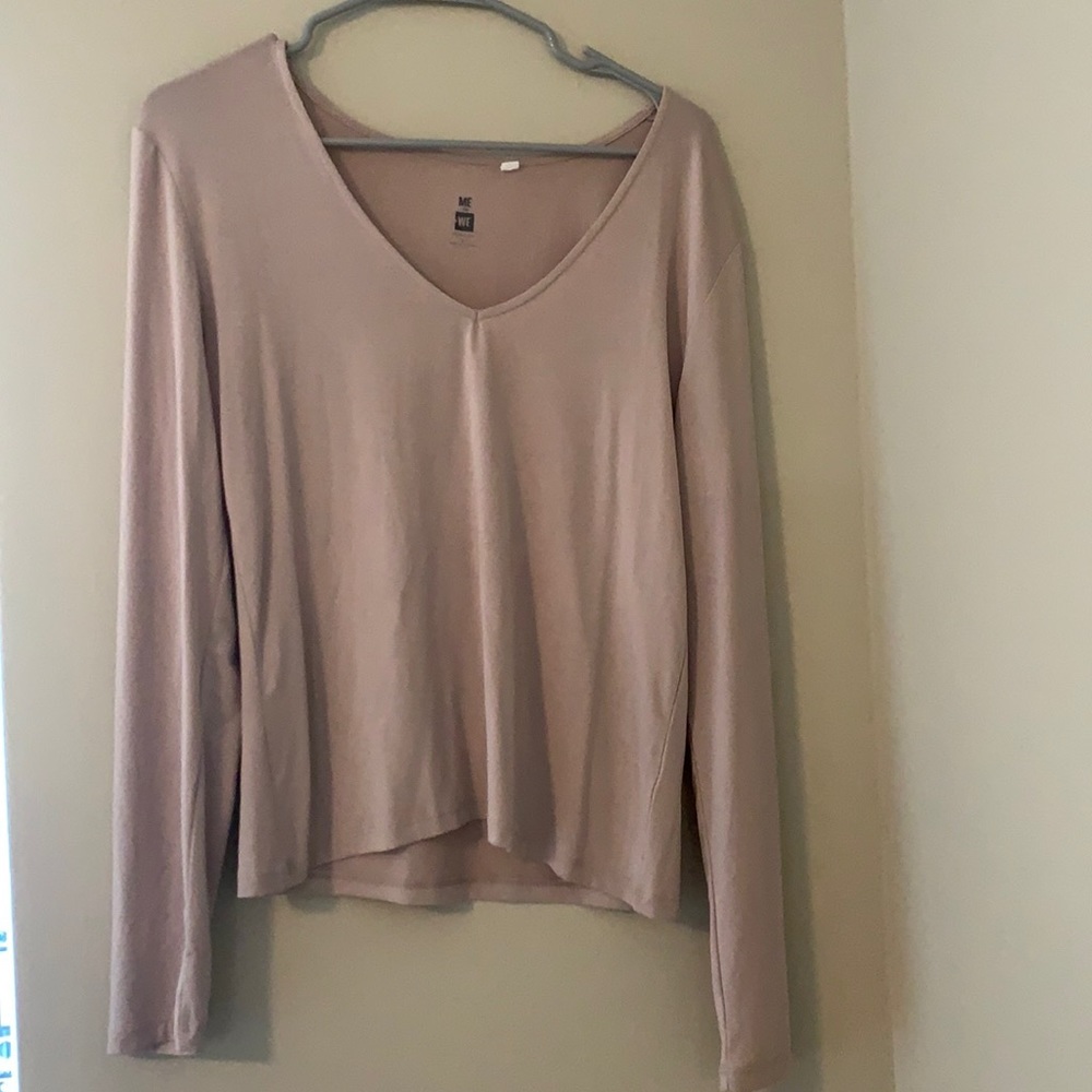 Fitted v neck tee